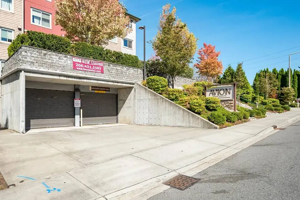 Avion Apartments — Photo 4