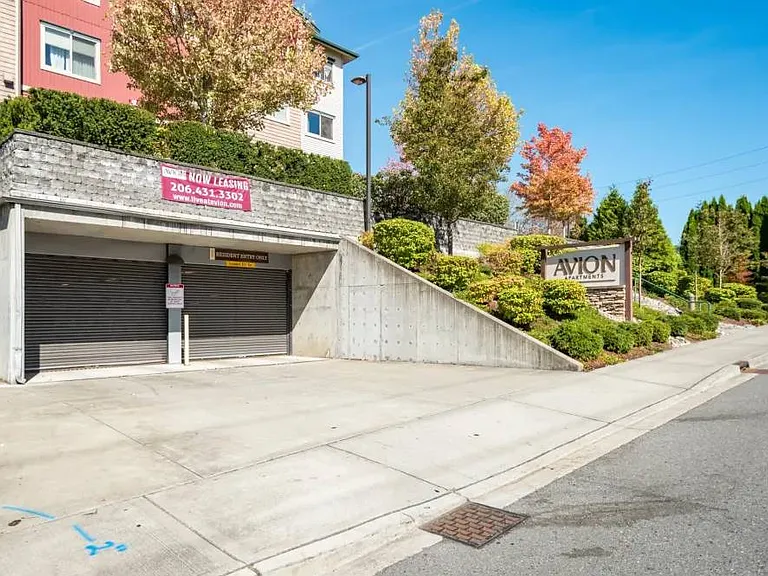 Avion Apartments — Photo 4