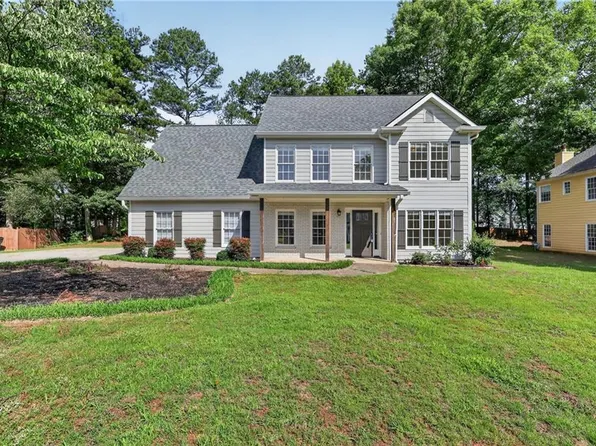 2232 Woodbriar Dr, Buford, GA 30518