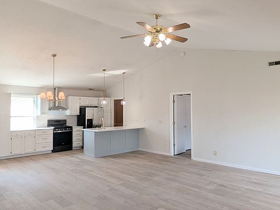 2nd image of 510 Bellingham Ave