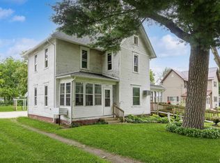1011 8th St, Erie, IL 61250