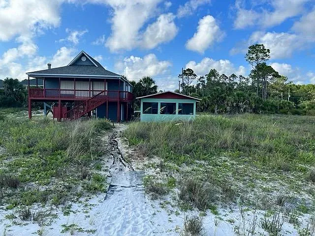 2 bed, 840 sqft, $1,800 — Photo 1