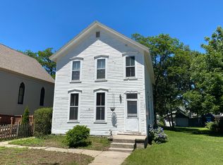 340 5th St, Manistee, MI 49660