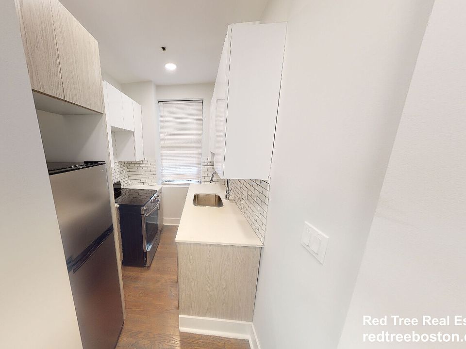 2nd image of 111 Park Dr APT 16