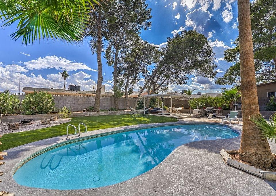 Oasis Back-Yard