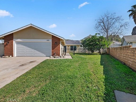 4th image of 1025 Altura Dr