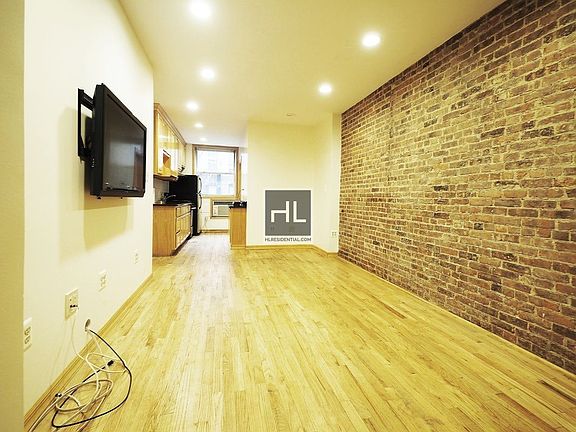 3rd image of 164 E 100th St APT 4