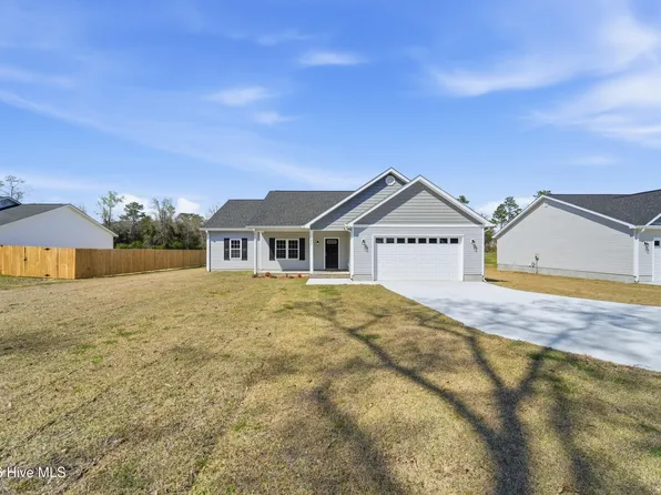 1992 Catherine Lake Road, Richlands, NC 28574