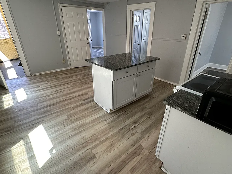 25 Green St #3C — Photo 4