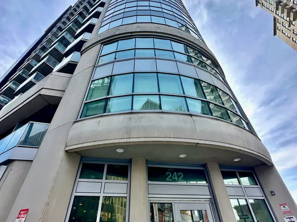 242 Rideau St #1208, Ottawa, ON K1N 0B7