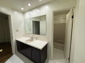 Flying Hills Apartments — Photo 28