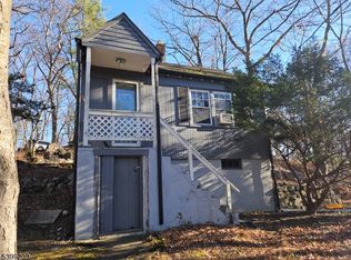 3 Elm St, Wanaque Boro, NJ 07420