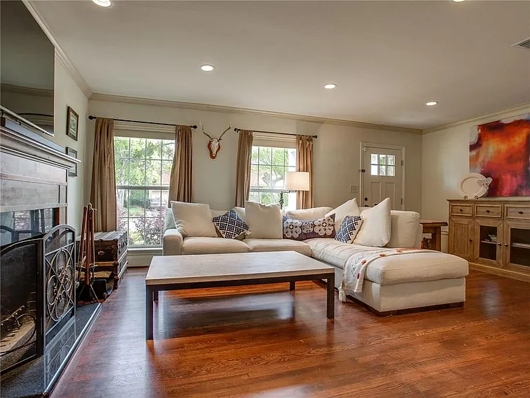 5018 Wenonah Dr — Photo 1