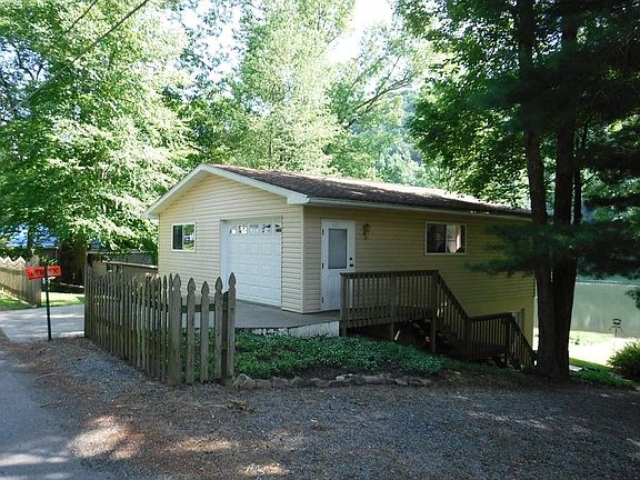 3rd image of 312 Ahrensville Rd