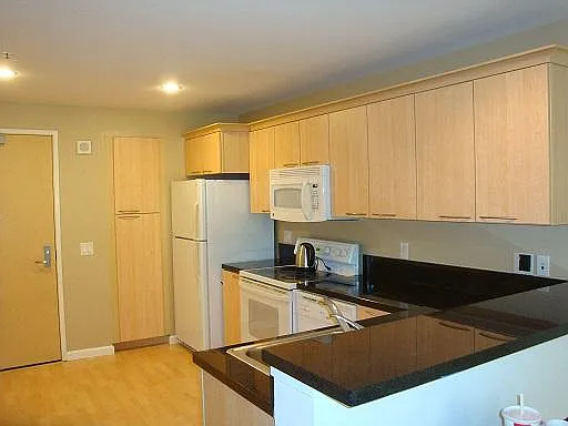 1 Lakeside Dr #6 — Photo 11