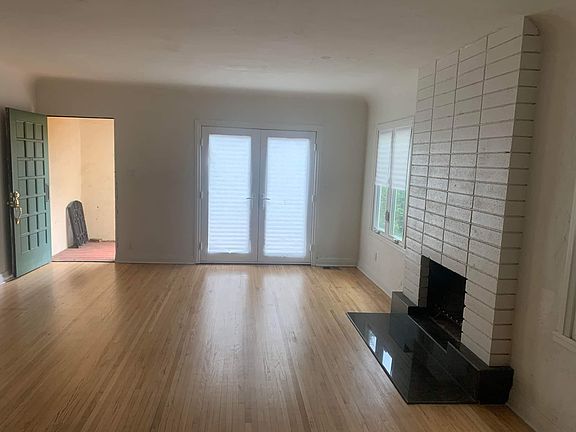 4th image of 956 Euclid Ave #956