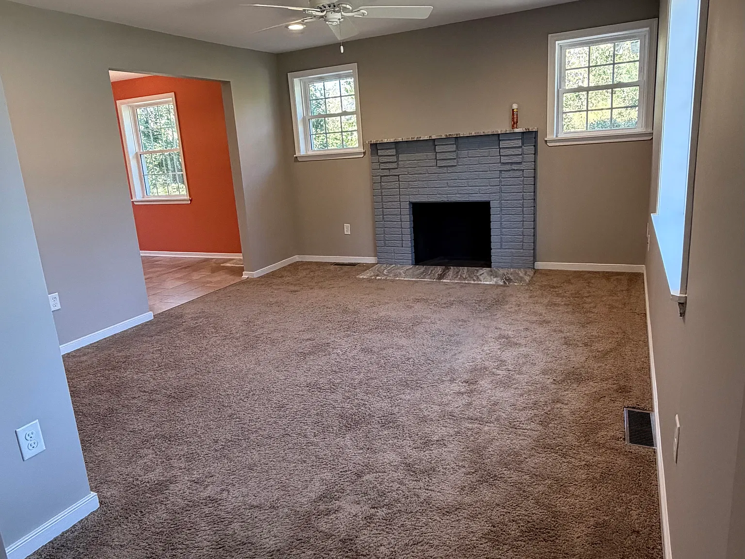 3 bed, 1476 sqft, $2,200 — Photo 2