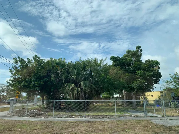 5886 Buccaneer Trail, West Palm Beach, FL 33417