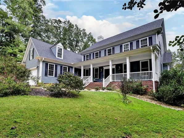 100 W Links, Williamsburg, VA 23188