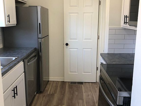 2nd image of 318 Hillcrest Dr