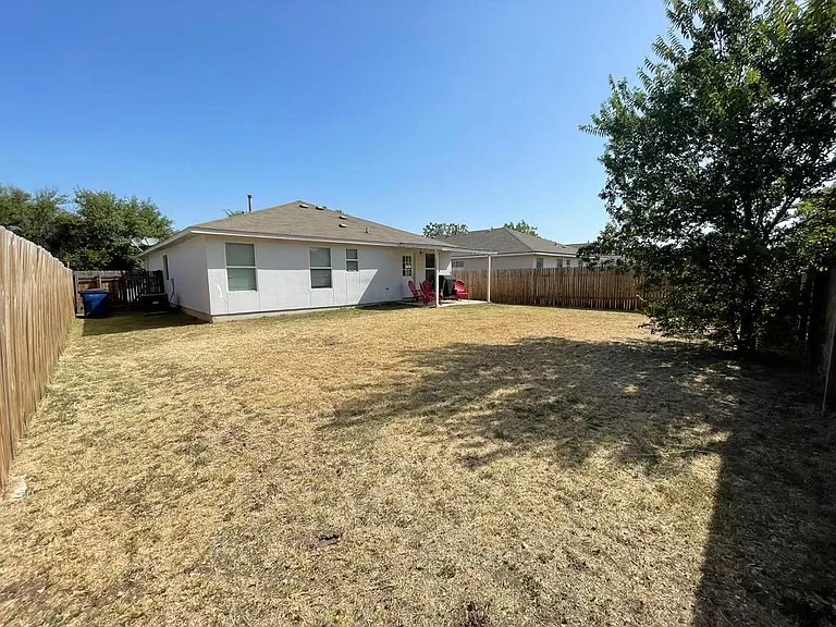 302 Golden Gate Dr — Photo 25
