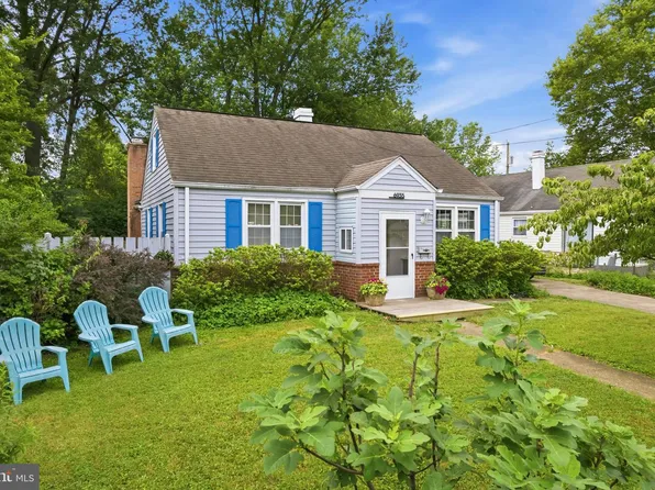6935 Kenfig Dr, Falls Church, VA 22042