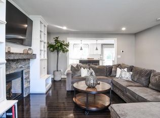 5 Fox Creek Ln, Framingham, MA 01701