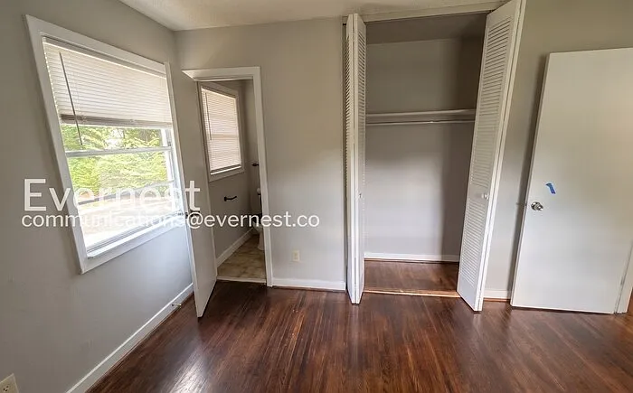 224 13th Ave NE — Photo 14