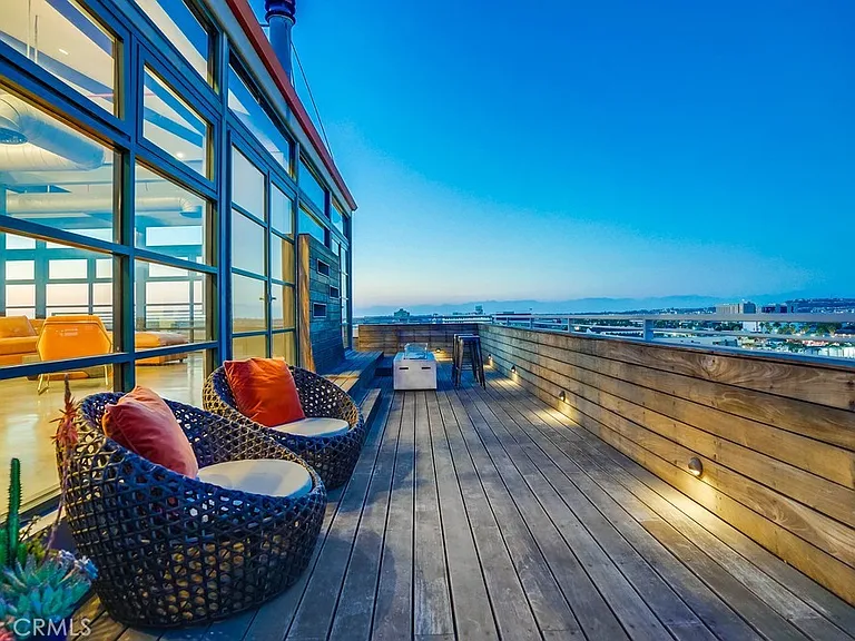100 W 5th St #Penthouse 9B — Photo 48