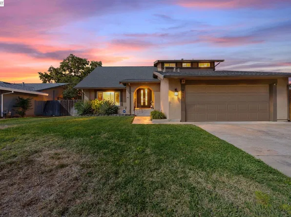 9852 Vista Grande Way, Elk Grove, CA 95624