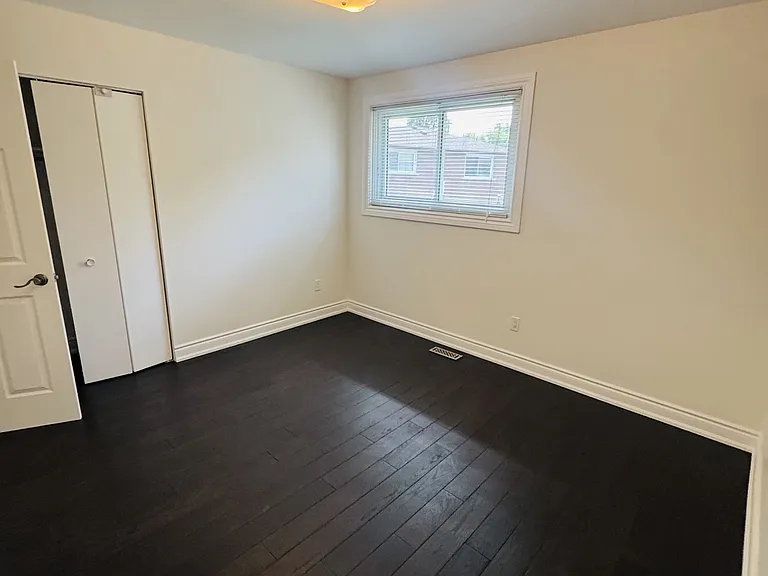 3361 Rexway Dr — Photo 7