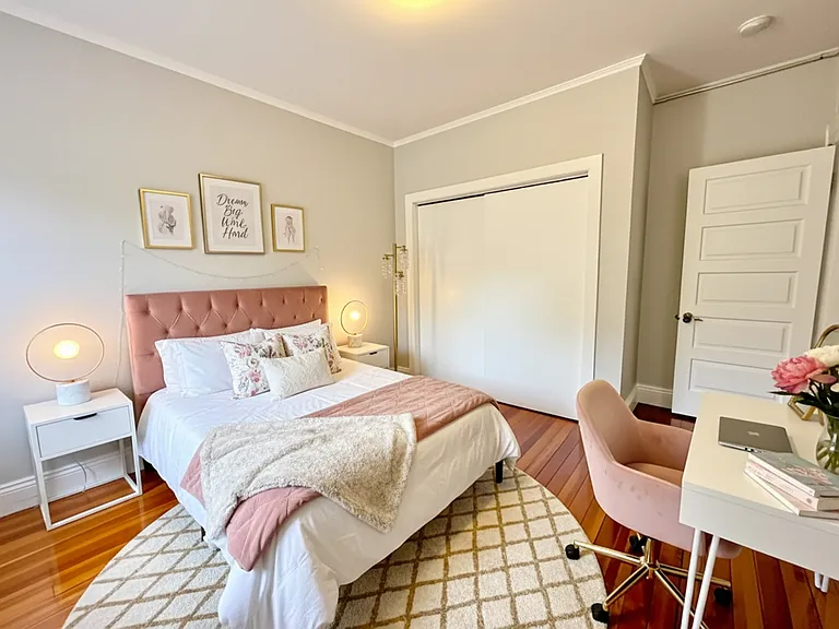 10 Strathmore Rd #5 — Photo 6