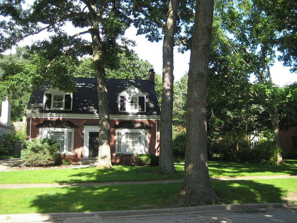 75 foot wide lot in Harding Woods