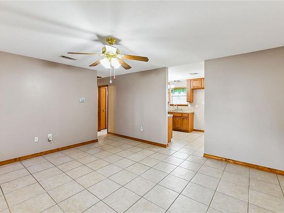 3rd image of 2913 Campagna Dr