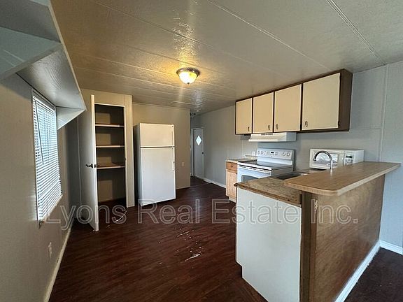 3rd image of 7886 Breeze Dr