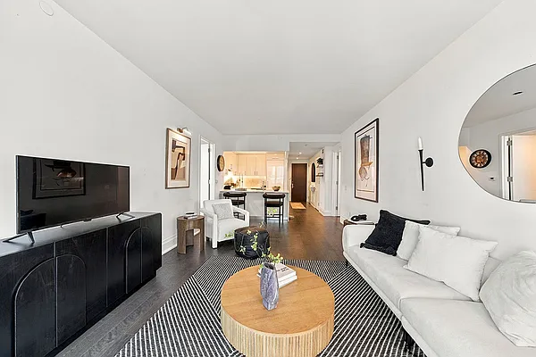 Living room, photo 5