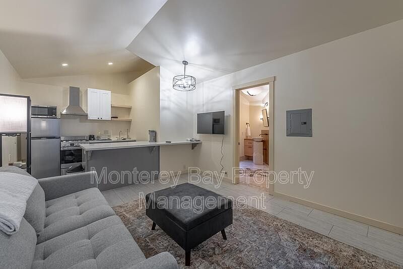 543 Foam St, Monterey, CA 93940 Zillow