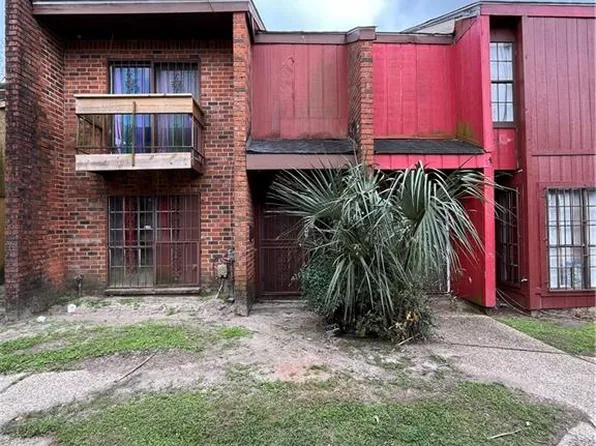 1204 Chimney Wood Ln, New Orleans, LA 70126