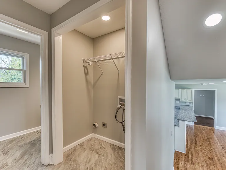 1216 Norway St #101 — Photo 7