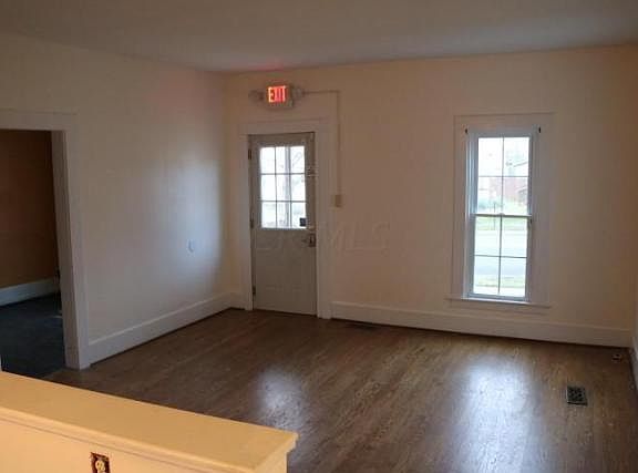 3rd image of 213 E Chestnut St