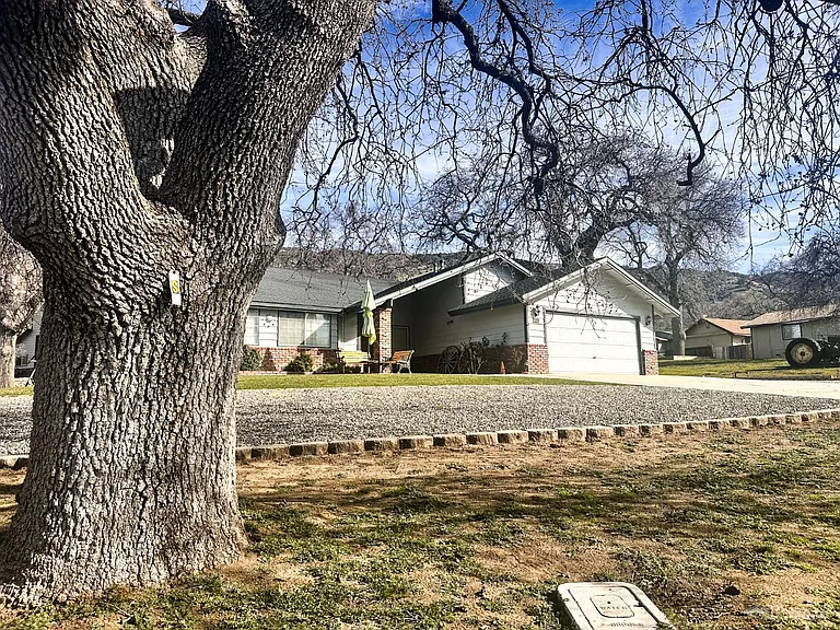 28301 Bear Valley Rd — Photo 2