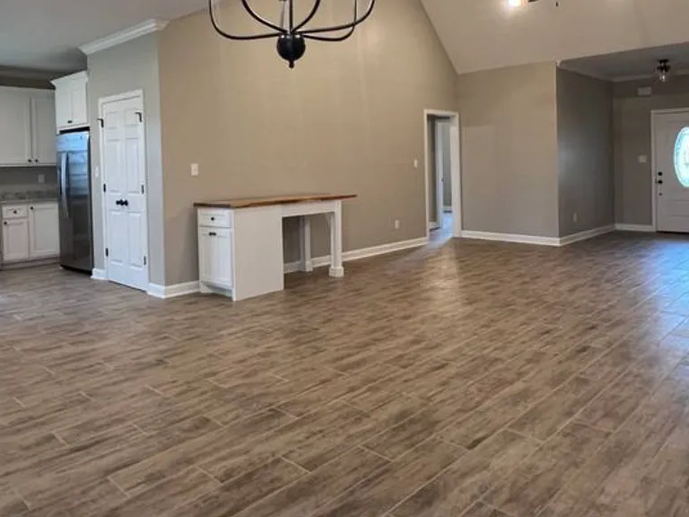 320 Liberty Loop — Photo 8