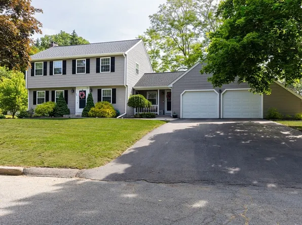43 Saddle Dr, Bridgewater, MA 02324