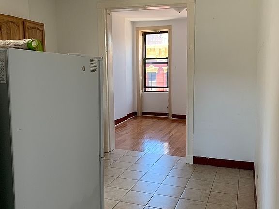 4th image of 106 Madison St #5A