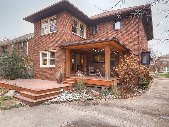 4th image of 1035 Iroquois Dr SE