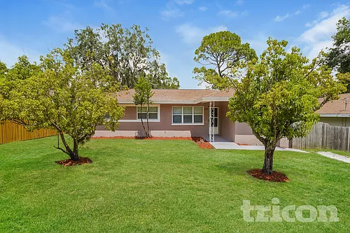 1305 E Oakwood St Photo 1