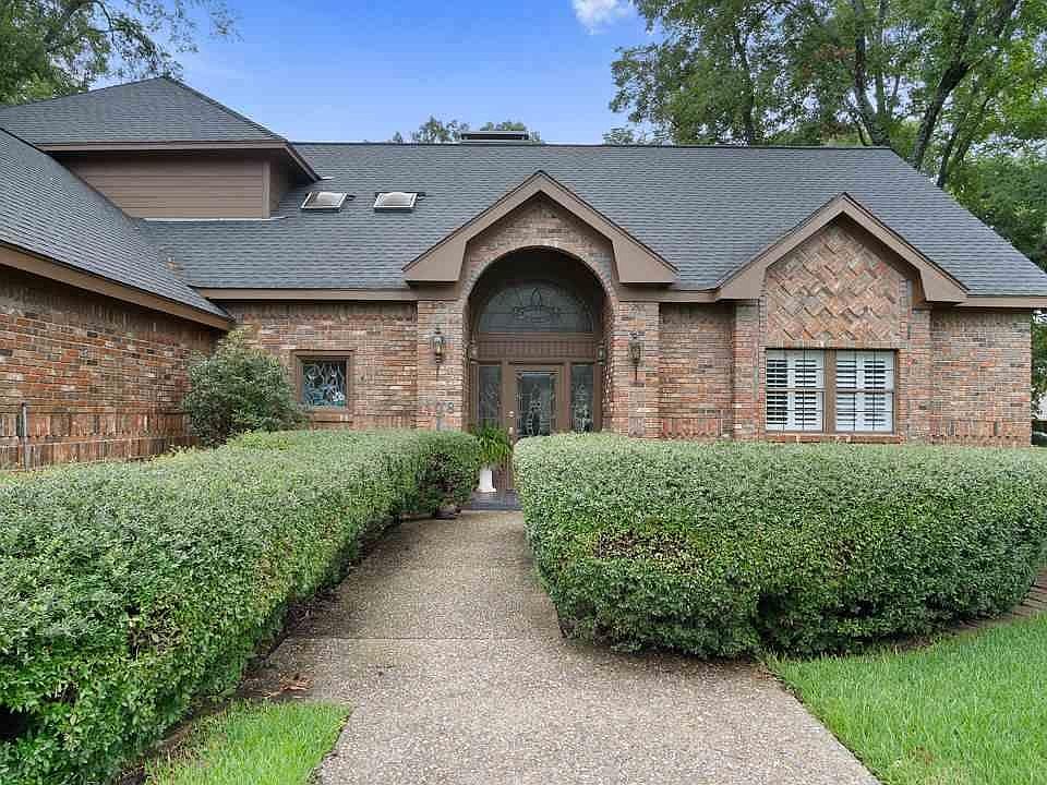 1st image of 108 Saint Croix Ln