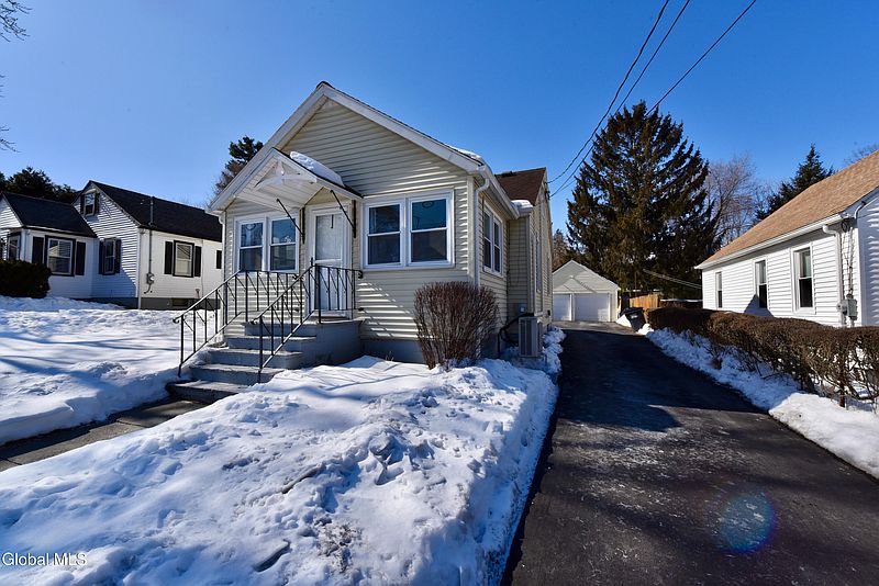 2nd image of 27 Sidney Avenue