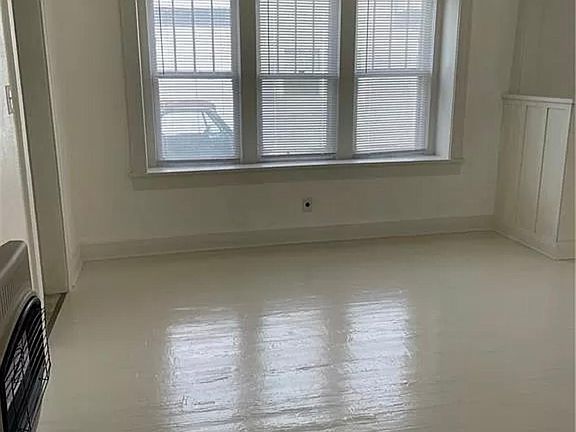 5th image of 130 S Oak Ave