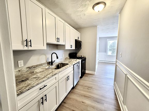 2nd image of 524 Charles St #1R